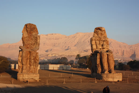 Les Colosses de Memnon