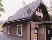 Grinzing, L'heurigen "Hauemandl", Le Maître d'hôtel — L’Autriche