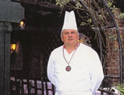 Grinzing, L'heurigen "Hauemandl", Le Maître d'hôtel — L’Autriche