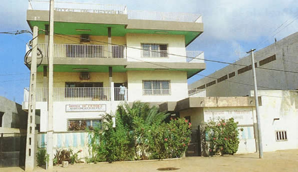 COTONOU... 20h10 - Enfin, l'Aventure commence ! — Le Bénin