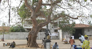 Ouidah traumatisée  ... "tristement" célèbre — Bénin et Togo
