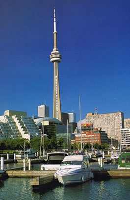 Découverte de Toronto - Une Marina, Le SkyDome, CN Tower — souvenir du voyage au Canada