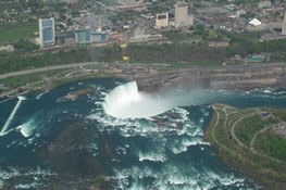 En Hélico au dessus des chutes — souvenir du voyage au Canada