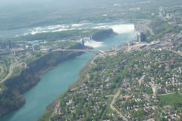 En Hélico au dessus des chutes — souvenir du voyage au Canada