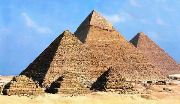 Les Pyramides de Gizeh — L’Égypte