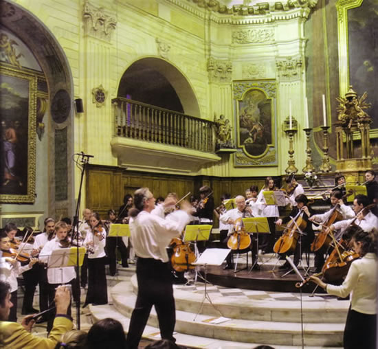 L’orchestre en concert dans l’église de la Madeleine à Martigues