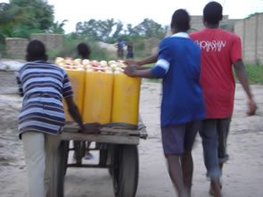 Le ravitaillement en eau — Rencontres africaines