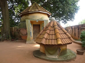Le temple des pythons consacré au vaudou — Rencontres africaines