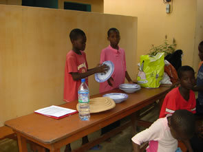 A table — Rencontres africaines