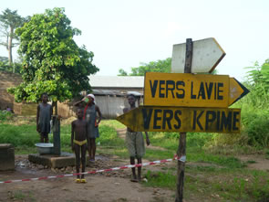 Sur la route - entre Kpalimé et Dzogbégan — Rencontres africaines