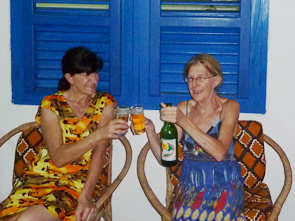 Tous heureux de se retrouver ... — Sourires d’Afrique