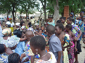 On y danse ! — Sur un air du Togo