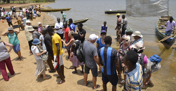 La traversée du lac Togo — Sur un air du Togo