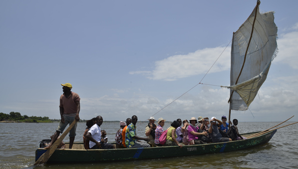 La traversée du lac Togo — Sur un air du Togo