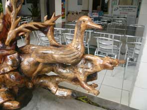 Les détails de la Sculpture — Sur un air du Togo