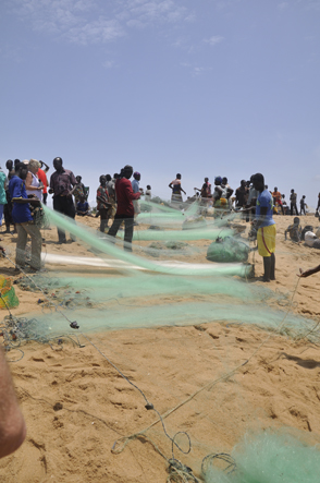 Sur la plage - on tire les filets — Sur un air du Togo