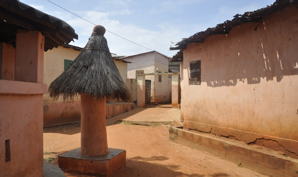 Par les rues de Togoville — Sur un air du Togo