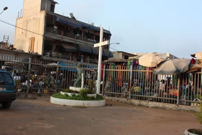 A la cathédrale — Le Togo