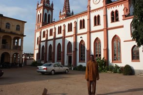 A la cathédrale — Le Togo