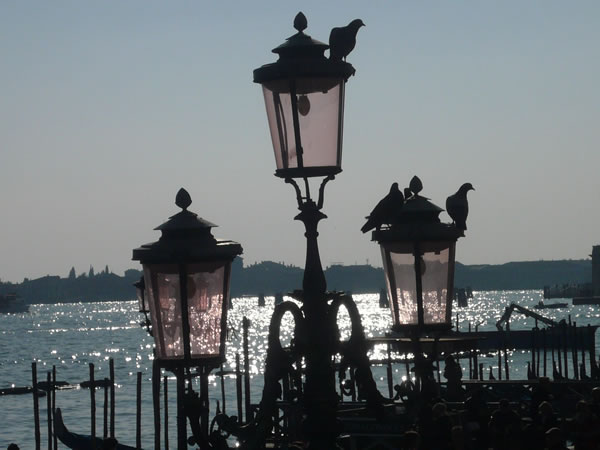 En attendant le train — Venise