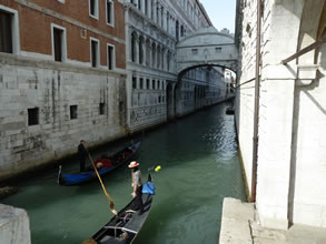 Les ponts vénitiens — Venise