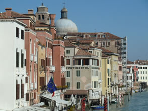 En attendant le train — Venise