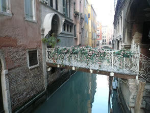 En attendant le train — Venise