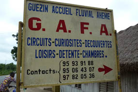 L'hôtel lacustre — Vie africaine