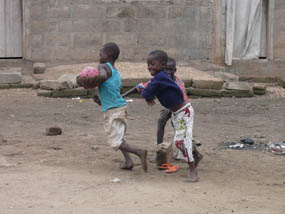 Retour sur la terre ferme — Vie africaine