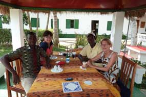 Informatique à l'hôtel Safari — Vie africaine